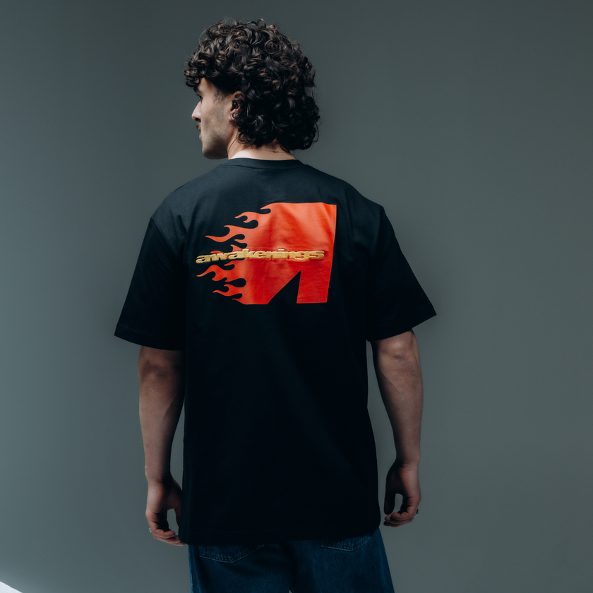 004. T-shirt Flame A red oversized fit