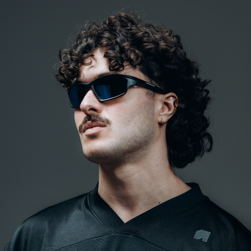 052. Sunglasses Rave black