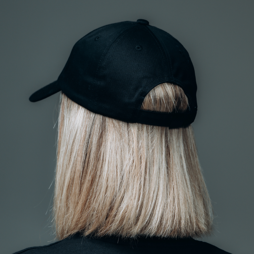 054. Dad Cap Outline black