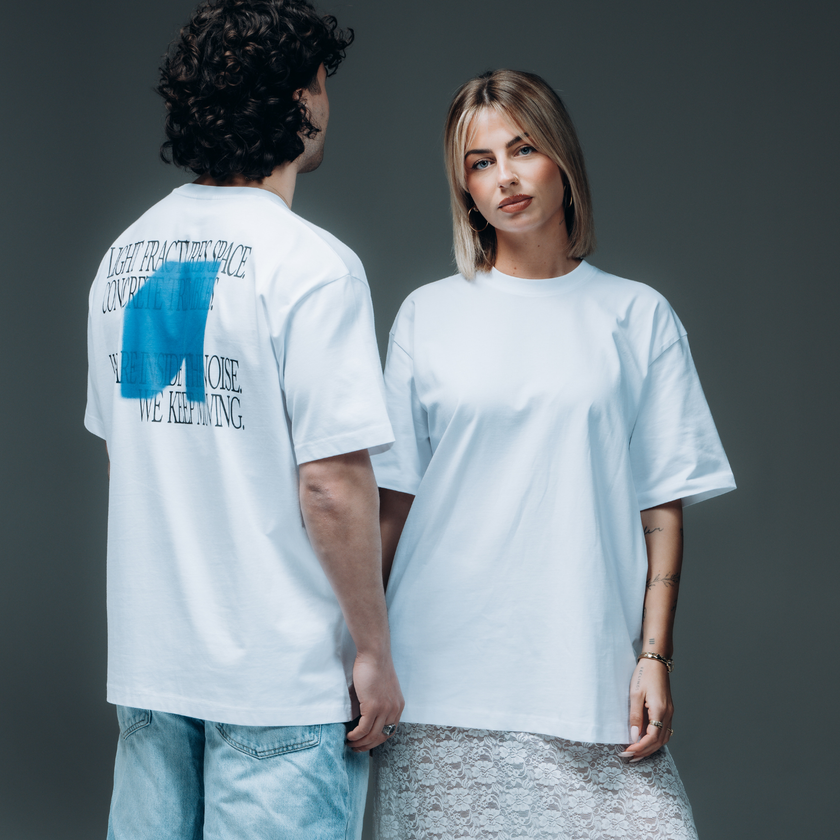 006. T-shirt Blue A white oversized fit
